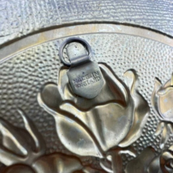 Vintage Brass Tone Roses‎ & Beige Enamel Wall Hangng Made in England 12" - Picture 4 of 7